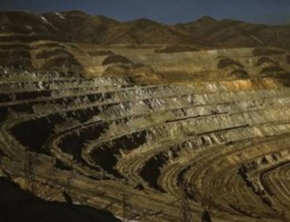 Mine pit