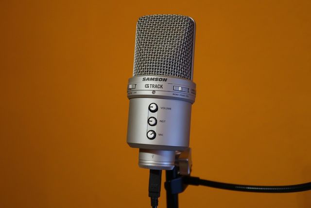 Radio microphone