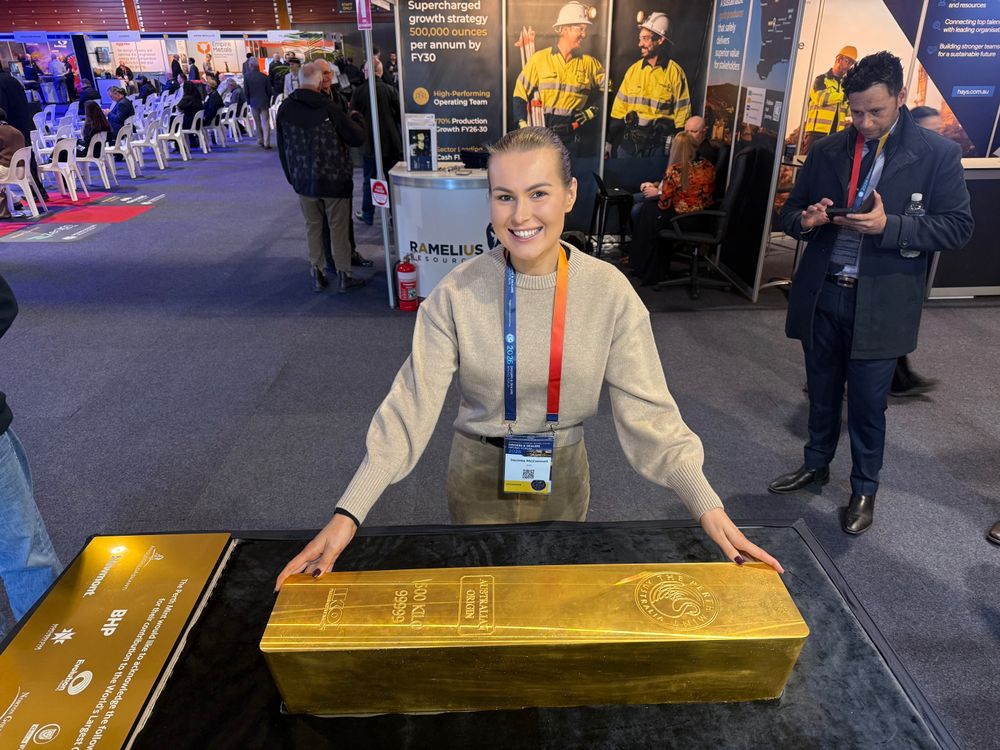 MPI Recruitment's Jacinta McConnell with the Perth Mint 500kg bar